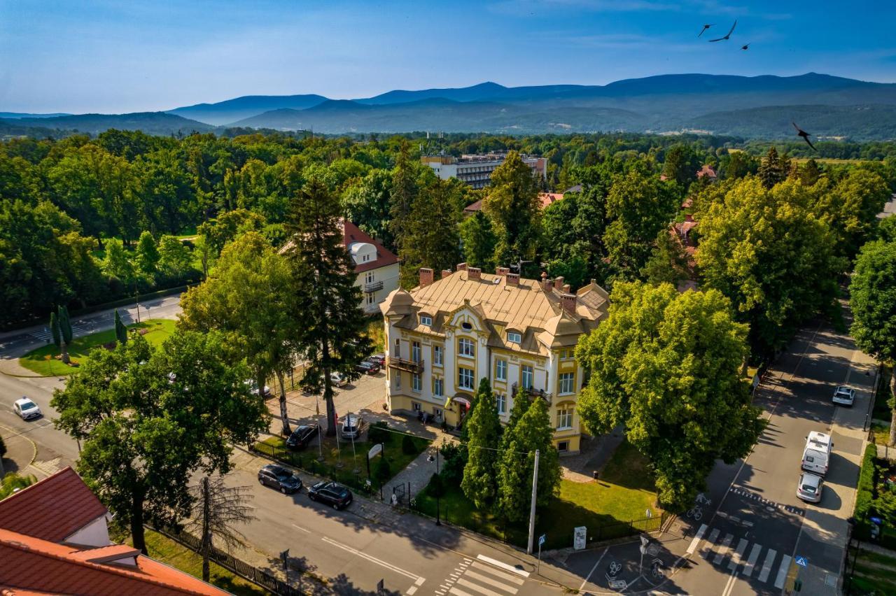 Hotel Bella Jelenia Gora Dış mekan fotoğraf